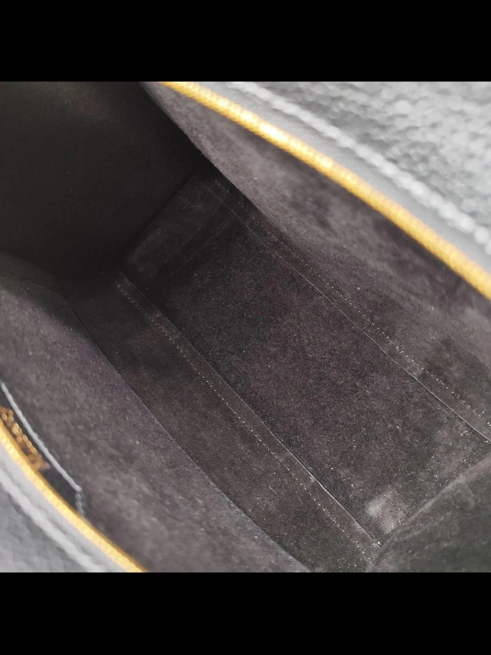 Mulberry structured pebbled